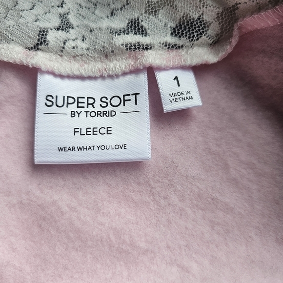 Torrid Oversized Relaxed Fit Soft Fleece Cheveron Colorblock Sweatshirt Size 1X - Picture 6 of 6